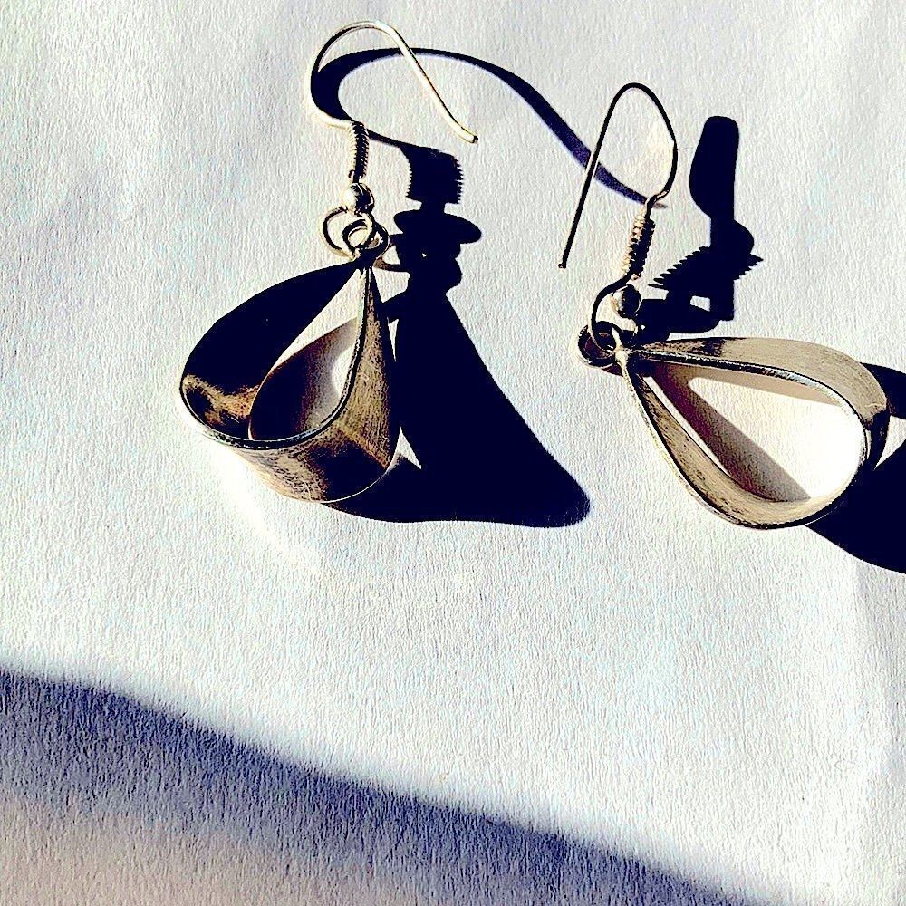 925 Mexican Silver Essential teardrop hook drop Earrings 1 1/2” long - Picture 3 of 8